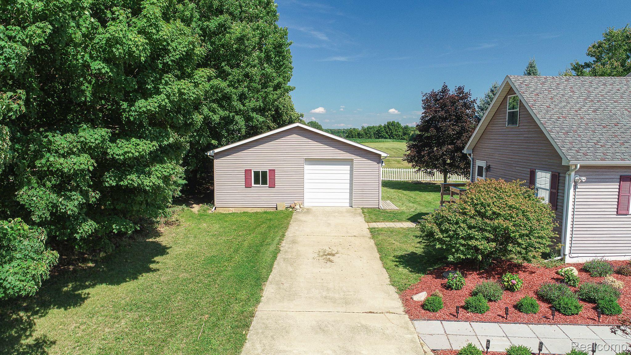2528 North Lapeer Road Lapeer, MI 48446 - Photo 36 of 39 Gallery Image 36