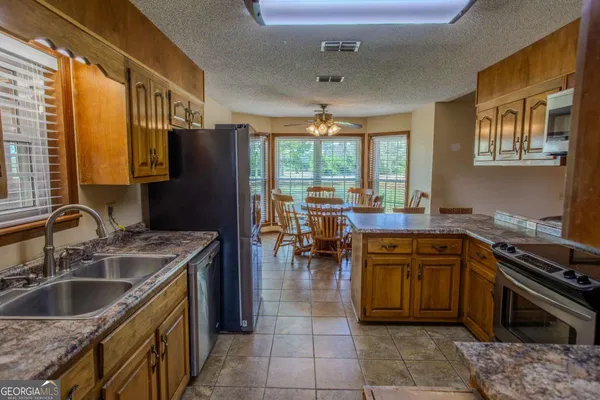 $340,000 | 68 Smart Road, Baxley, GA 31513
