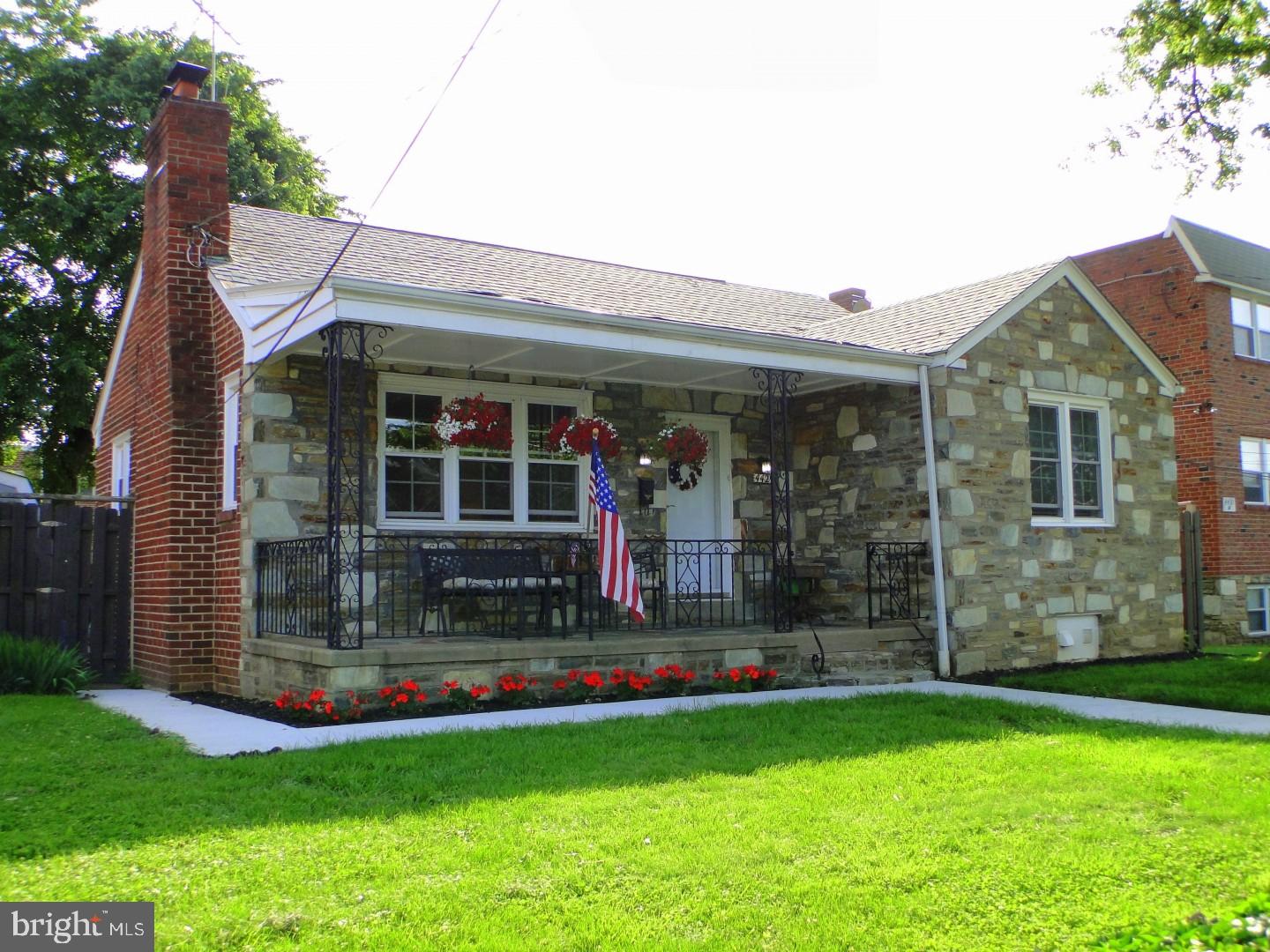 4429 Aberdale Road Philadelphia, PA 19136 - Photo 2 of 21 Gallery Image 2