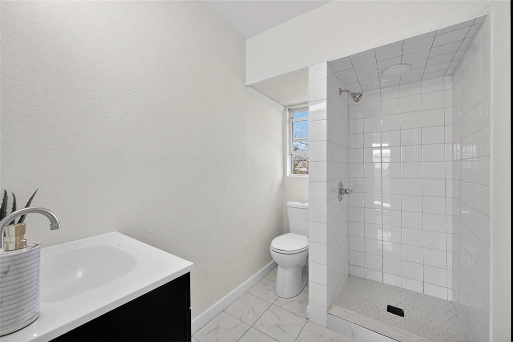 2020 Midlake Road Rockwall, TX 75032 - Photo 17 of 39