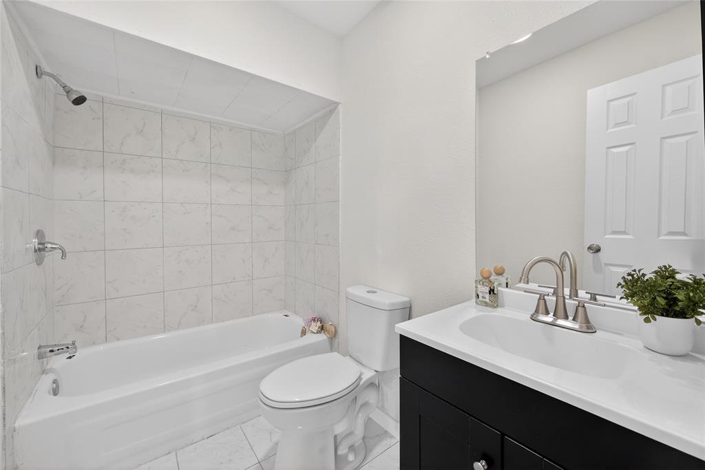2020 Midlake Road Rockwall, TX 75032 - Photo 20 of 39