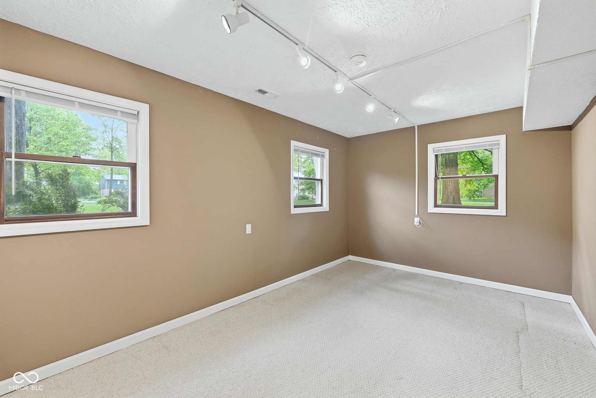 7020 Hoover Road Indianapolis, IN 46260 - Photo 34 of 47