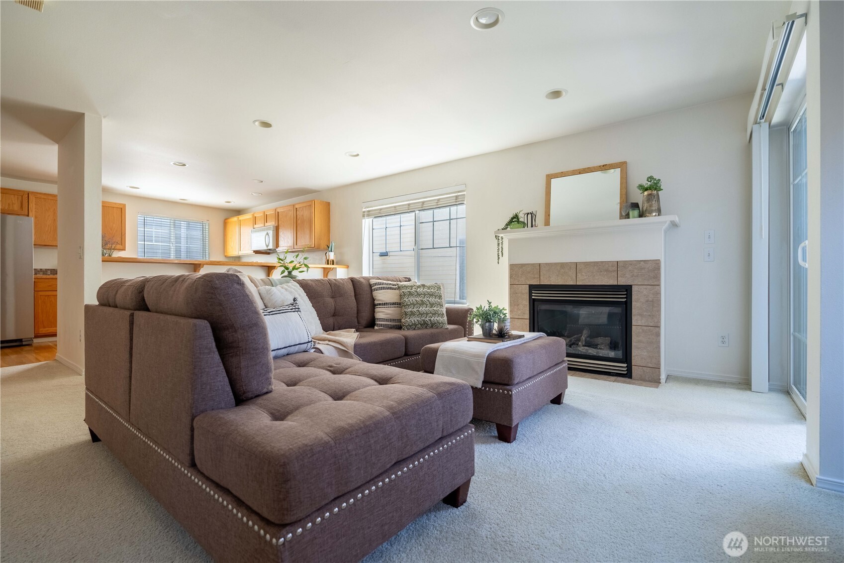 8520 Midvale Avenue North, Unit A Seattle, WA 98103 - Photo 3 of 32