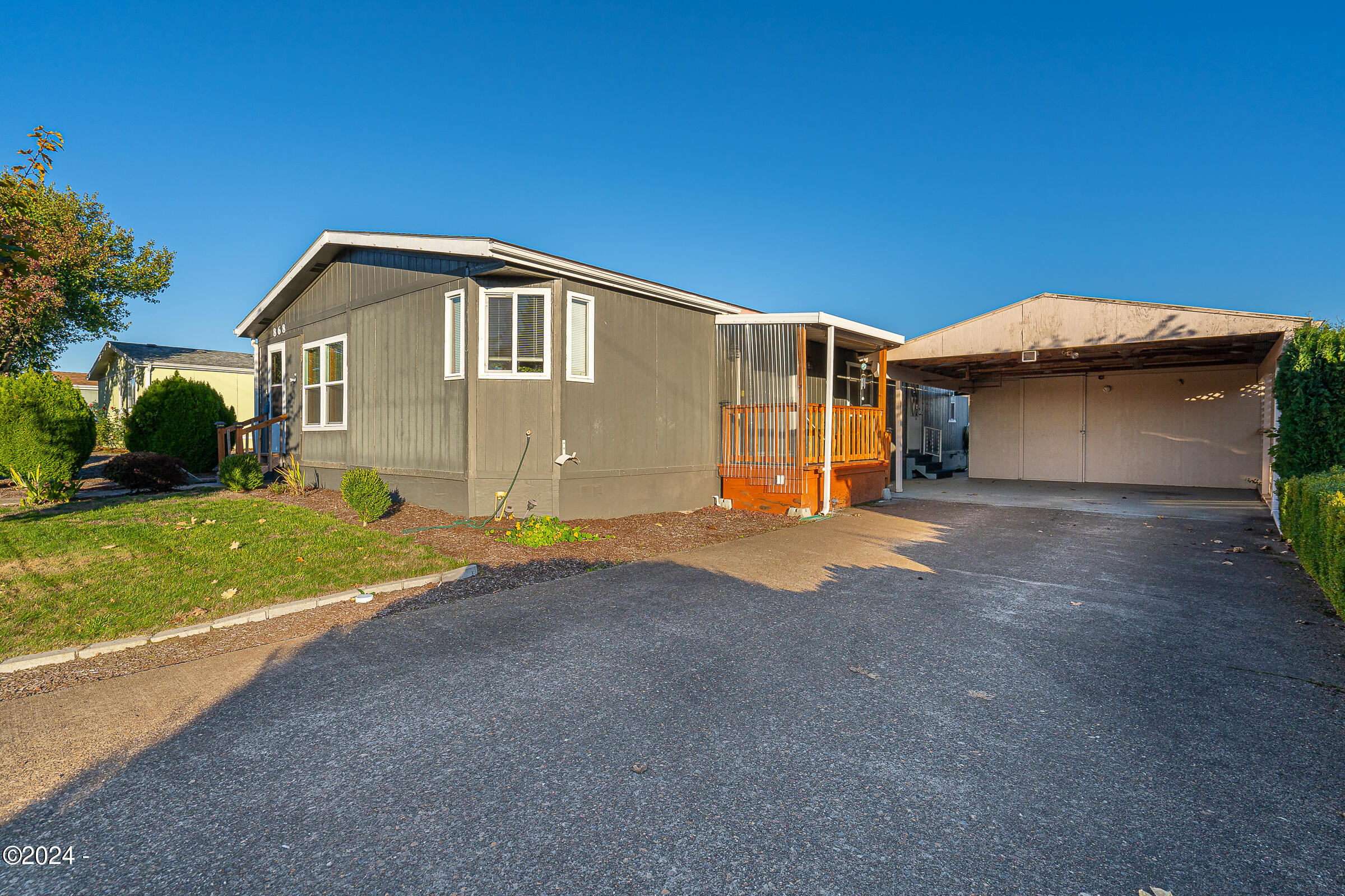 868 Southeast Hankel Street Dallas, OR 97338 - Photo 4 of 35 hankel-backlightmarketing-5