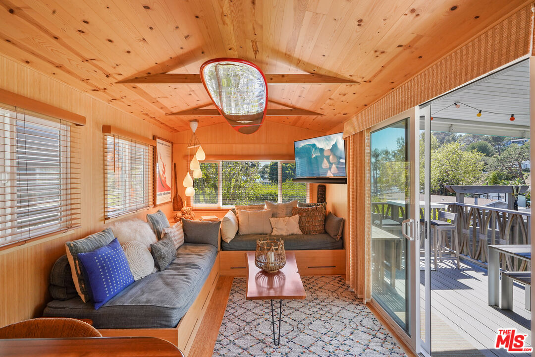 9 Paradise Cove Road Malibu, CA 90265 - Photo 1 of 31 Gallery Image 1