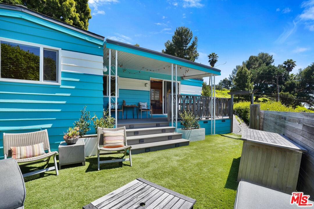 9 Paradise Cove Road Malibu, CA 90265 - Photo 2 of 31 Gallery Image 2