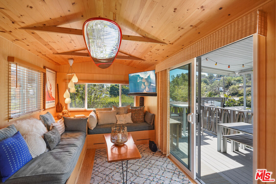 9 Paradise Cove Road Malibu, CA 90265 - Photo 10 of 31 Gallery Image 10