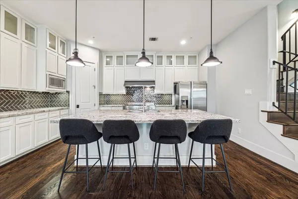 $625,000 | 912 Yale Street, Unit D, Houston, TX 77008