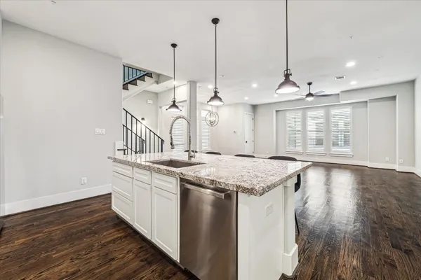 $625,000 | 912 Yale Street, Unit D, Houston, TX 77008
