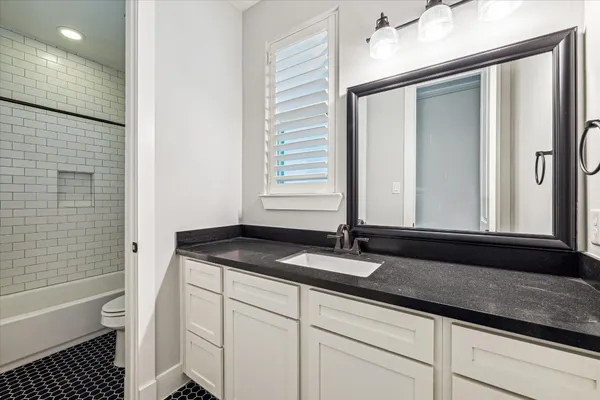 $625,000 | 912 Yale Street, Unit D, Houston, TX 77008