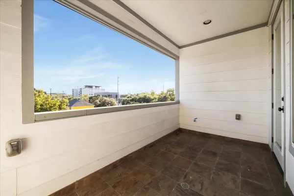 $625,000 | 912 Yale Street, Unit D, Houston, TX 77008