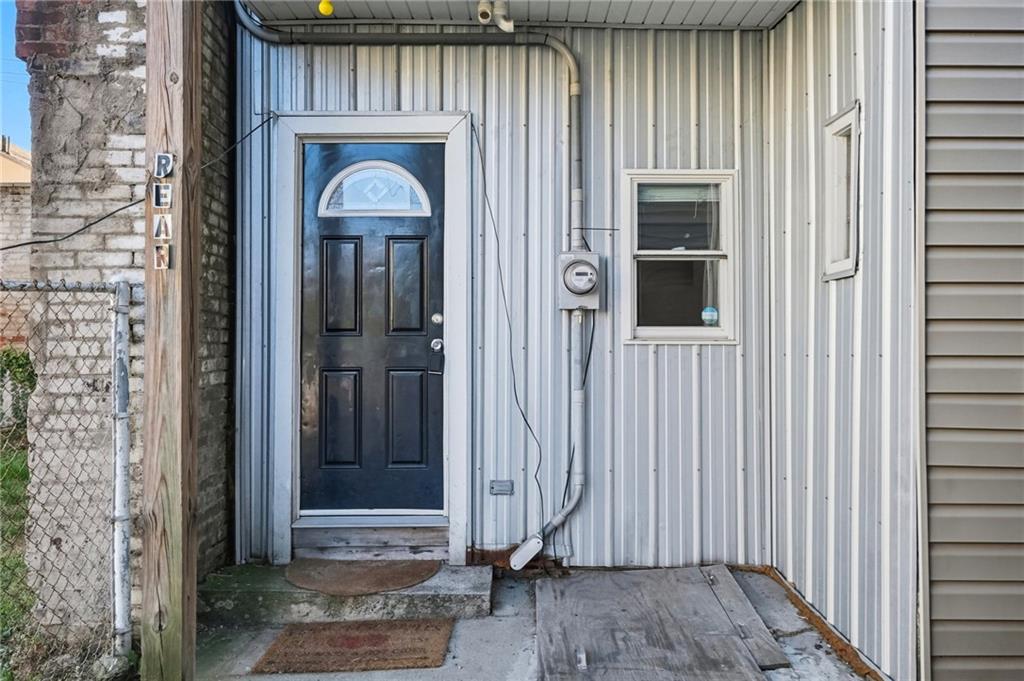 1824 Fox Way Pittsburgh, PA 15203 - Photo 27 of 49 a view of a entryway door of a house