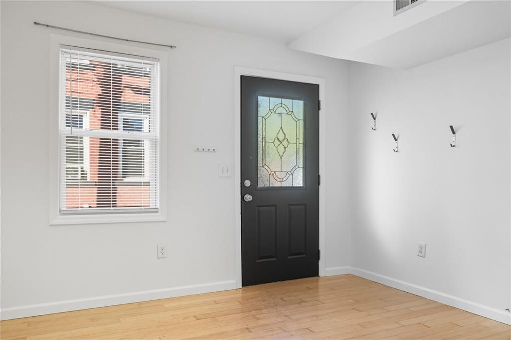 1824 Fox Way Pittsburgh, PA 15203 - Photo 5 of 49 an empty room with window