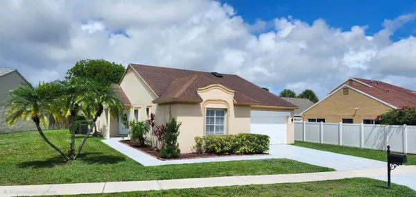 $624,000 | 22561 Middletown Drive, Boca Raton, FL 33428