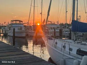 $1,350 | 219 Dock Side Drive, New Bern, NC 28560