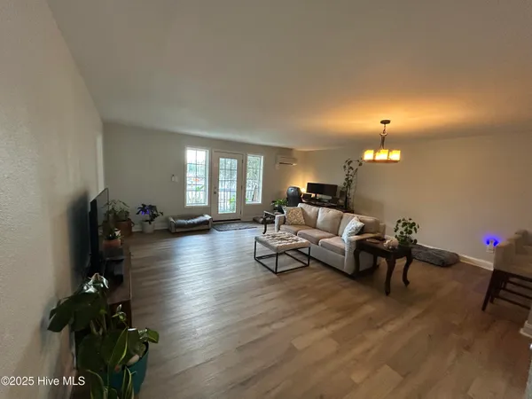 $1,350 | 219 Dock Side Drive, New Bern, NC 28560