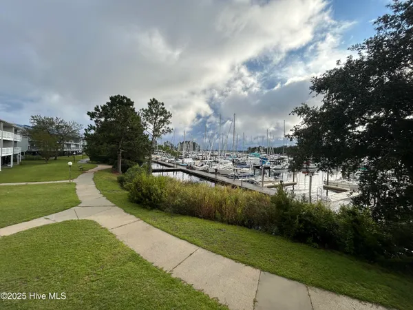 $1,350 | 219 Dock Side Drive, New Bern, NC 28560