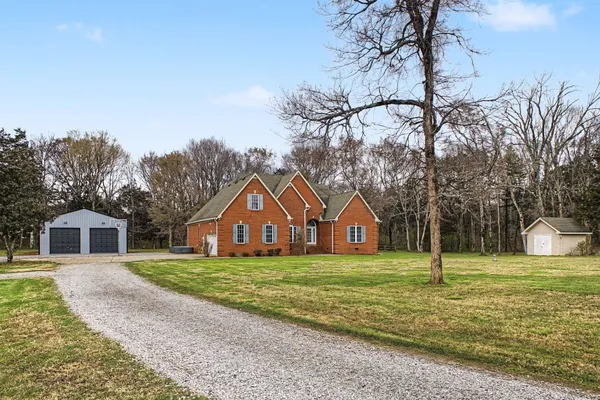 $849,999 | 2320 Snake Town Road, Chapel Hill, TN 37034