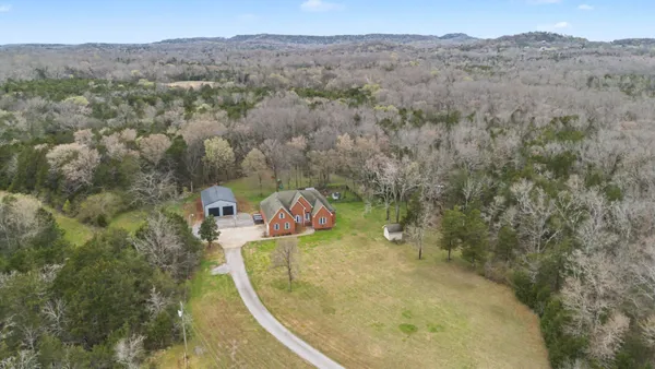 $849,999 | 2320 Snake Town Road, Chapel Hill, TN 37034