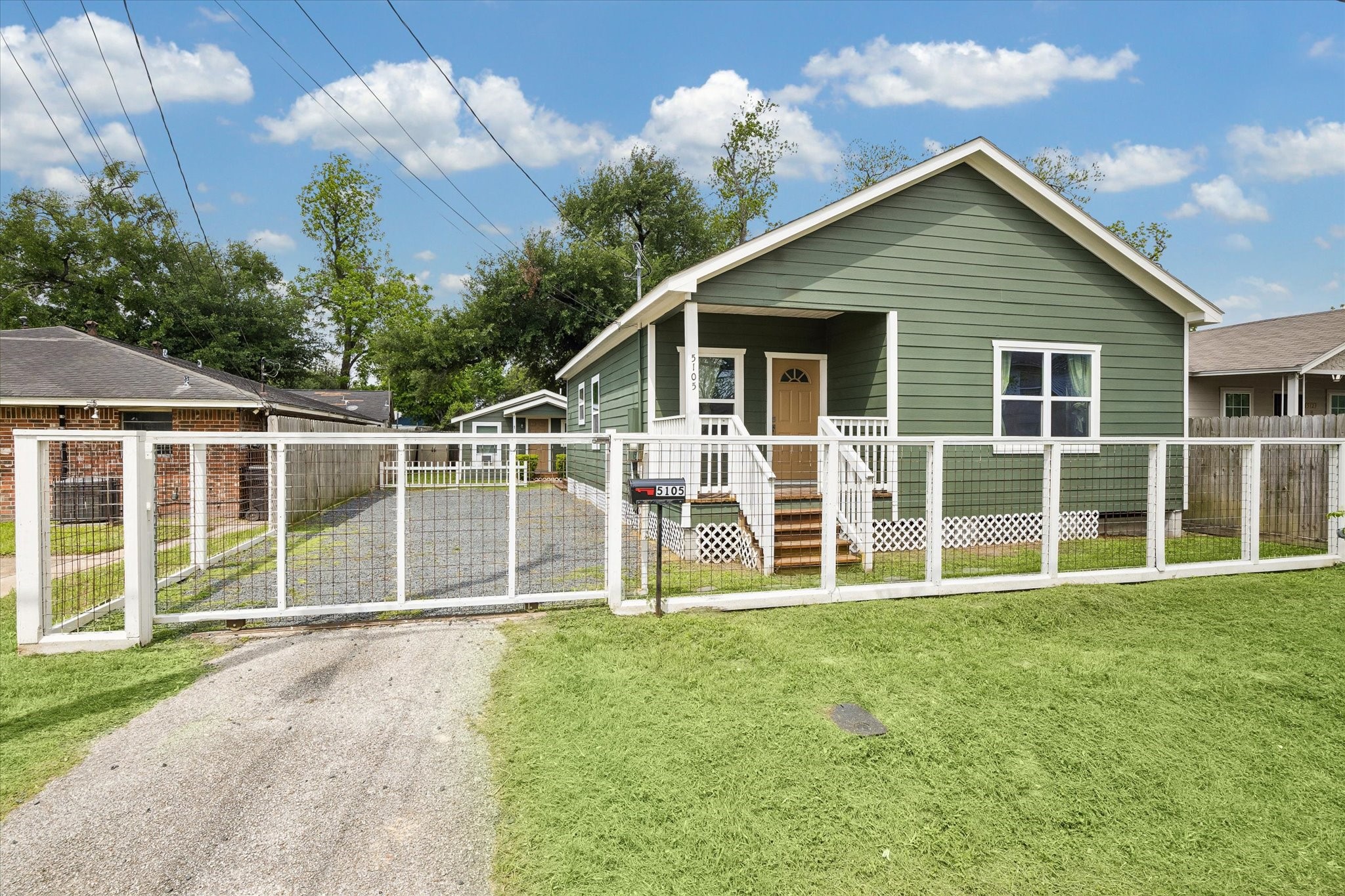 5105 Chapman Street Houston, TX 77009 - Photo 5 of 49