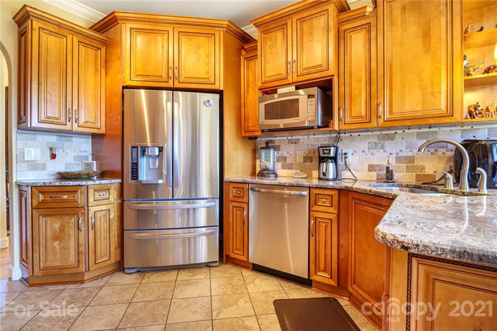 7 Little Oak Road Leicester, NC 28748 - Photo 11 of 46 Gallery Image 11