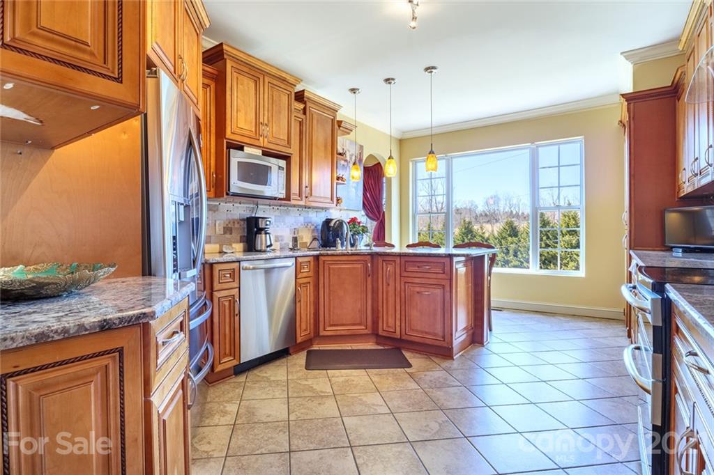 7 Little Oak Road Leicester, NC 28748 - Photo 12 of 46 Gallery Image 12