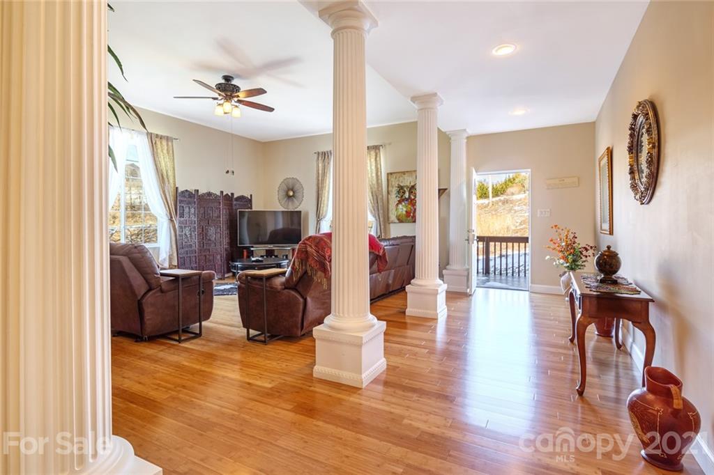 7 Little Oak Road Leicester, NC 28748 - Photo 15 of 46 Gallery Image 15