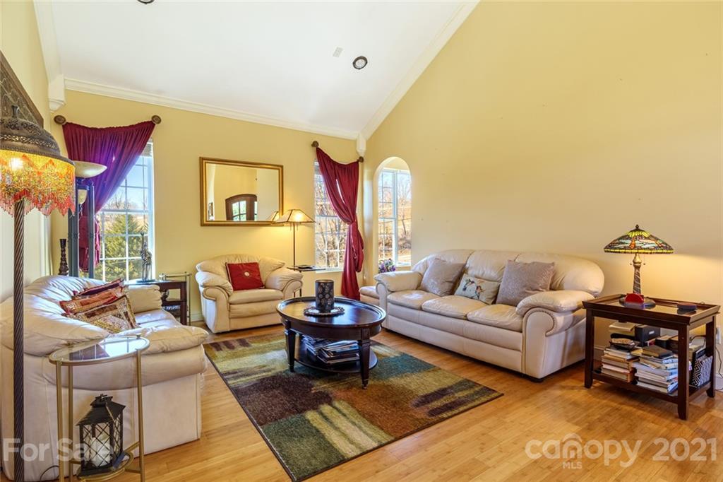 7 Little Oak Road Leicester, NC 28748 - Photo 8 of 46 Gallery Image 8