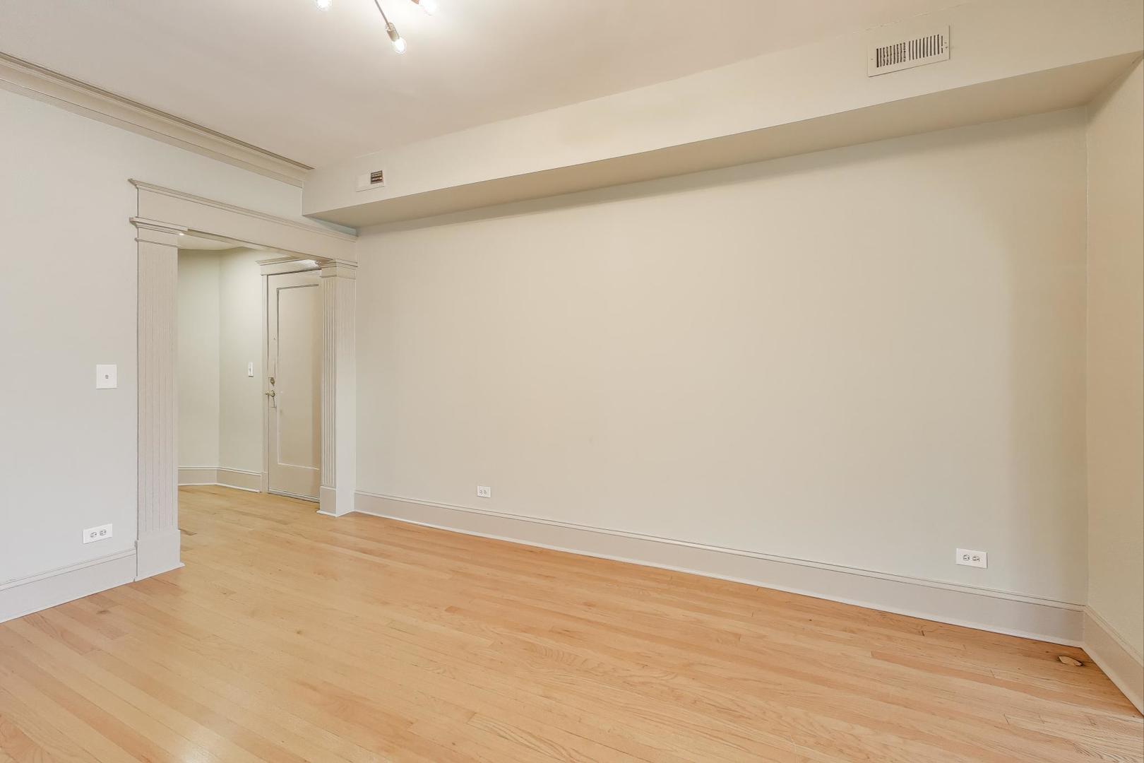 6146 South Evans Avenue, Unit 2 Chicago, IL 60637 - Photo 5 of 20 a view of an empty room