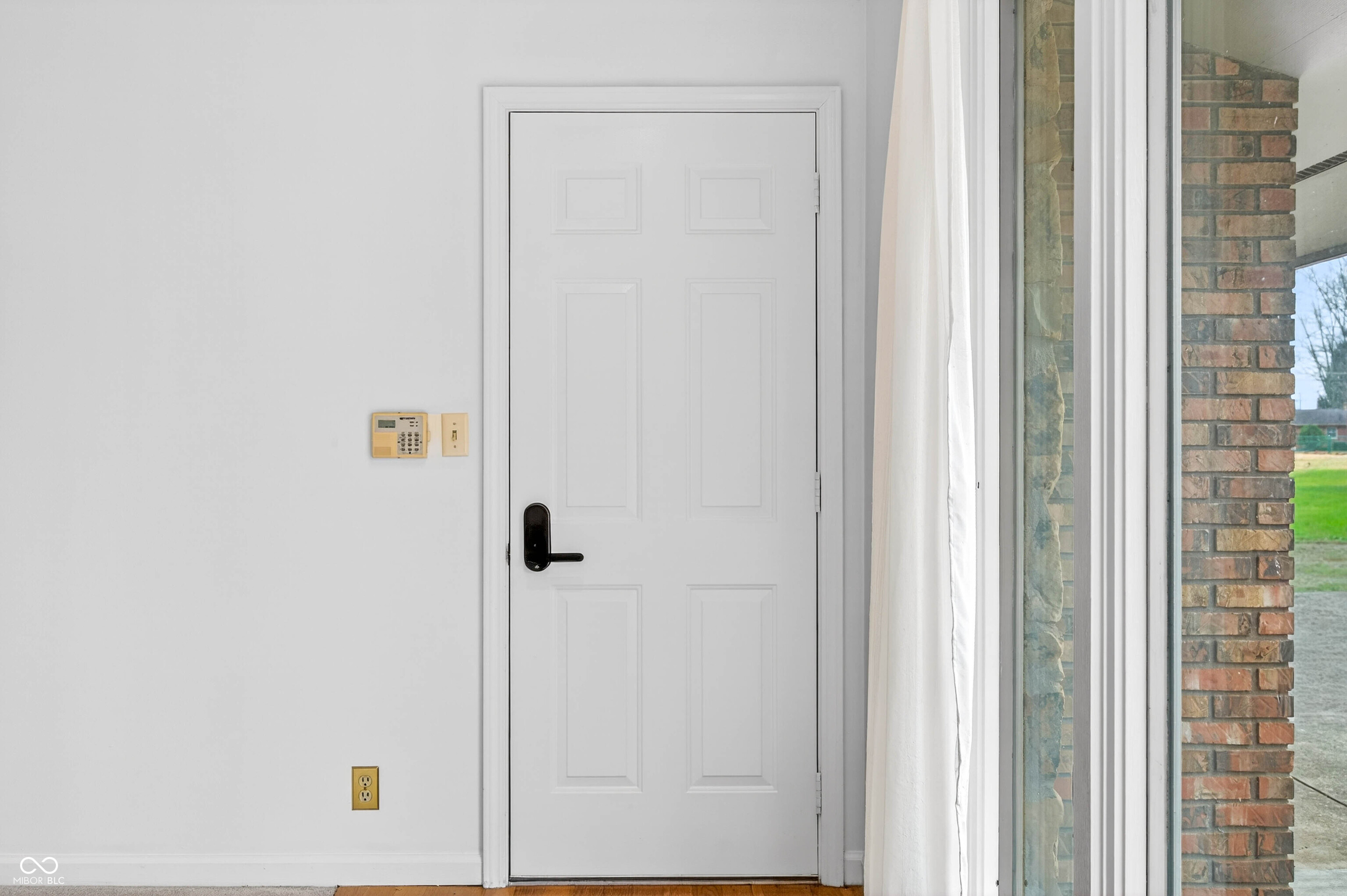 3161 Sumac Court Columbus, IN 47203 - Photo 8 of 54