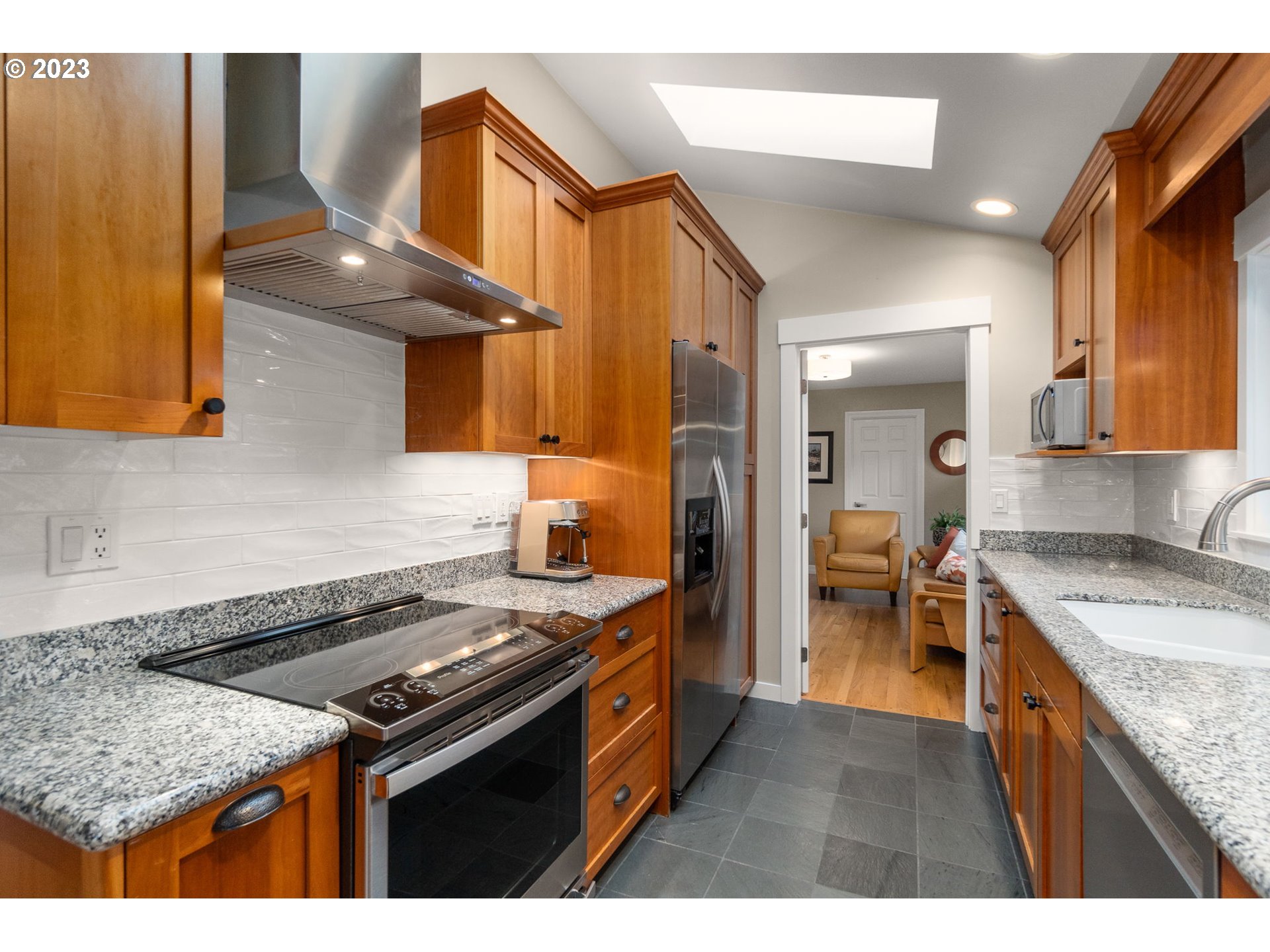 1865 Mapleleaf Road Lake Oswego, OR 97034 - Photo 7 of 23 Gallery Image 7