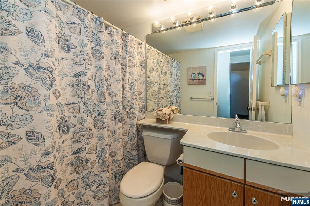 309 Mark Twain Way Mahwah, NJ 07430 - Photo 15 of 21