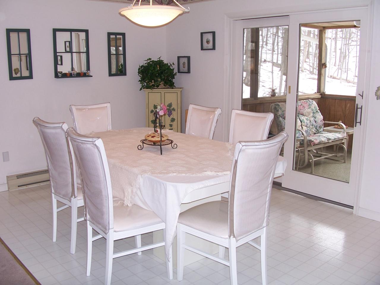 2725 Radcliff Road Bushkill, PA 18324 - Photo 4 of 9 a dining room with furniture and window
