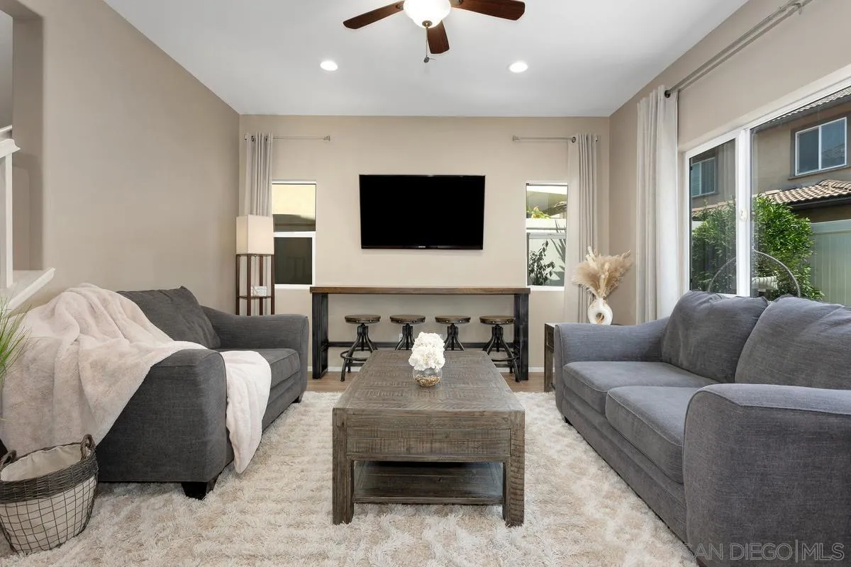 259 Oberlander Way Fallbrook, CA 92028 - Photo 3 of 27