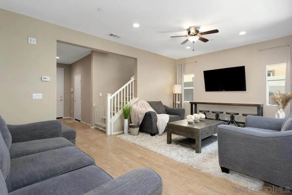 259 Oberlander Way Fallbrook, CA 92028 - Photo 5 of 27