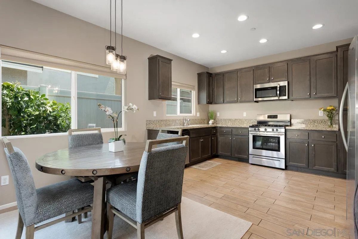 259 Oberlander Way Fallbrook, CA 92028 - Photo 6 of 27