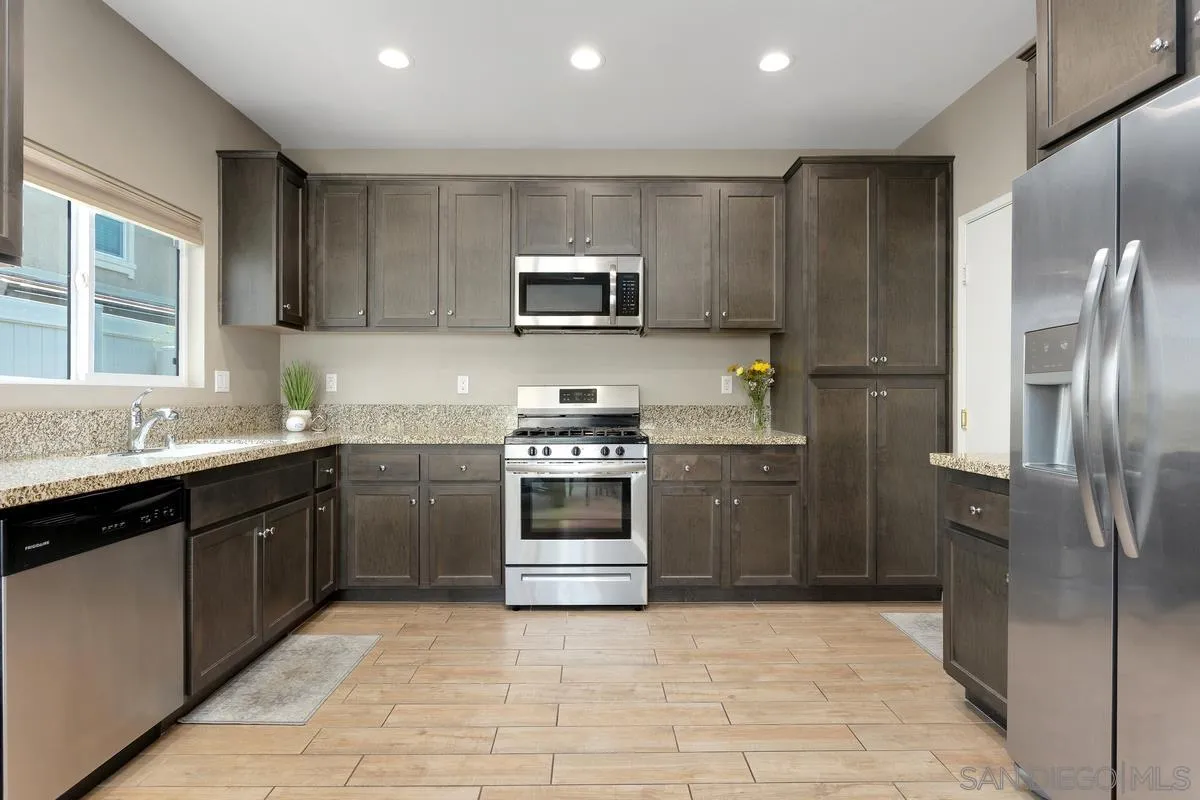 259 Oberlander Way Fallbrook, CA 92028 - Photo 8 of 27