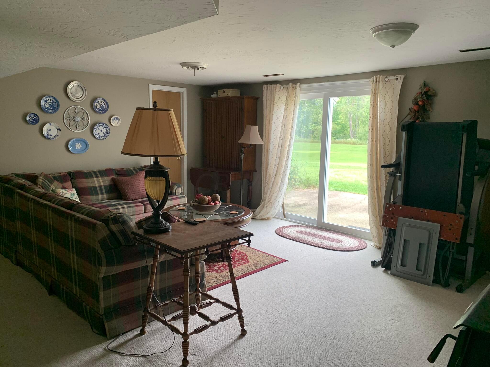 16161 McKenzie Road Mount Vernon, OH 43050 - Photo 16 of 27 Family room 3