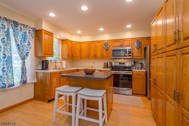 9 Mission Hills Road Annandale, NJ 08801 - Photo 7 of 20