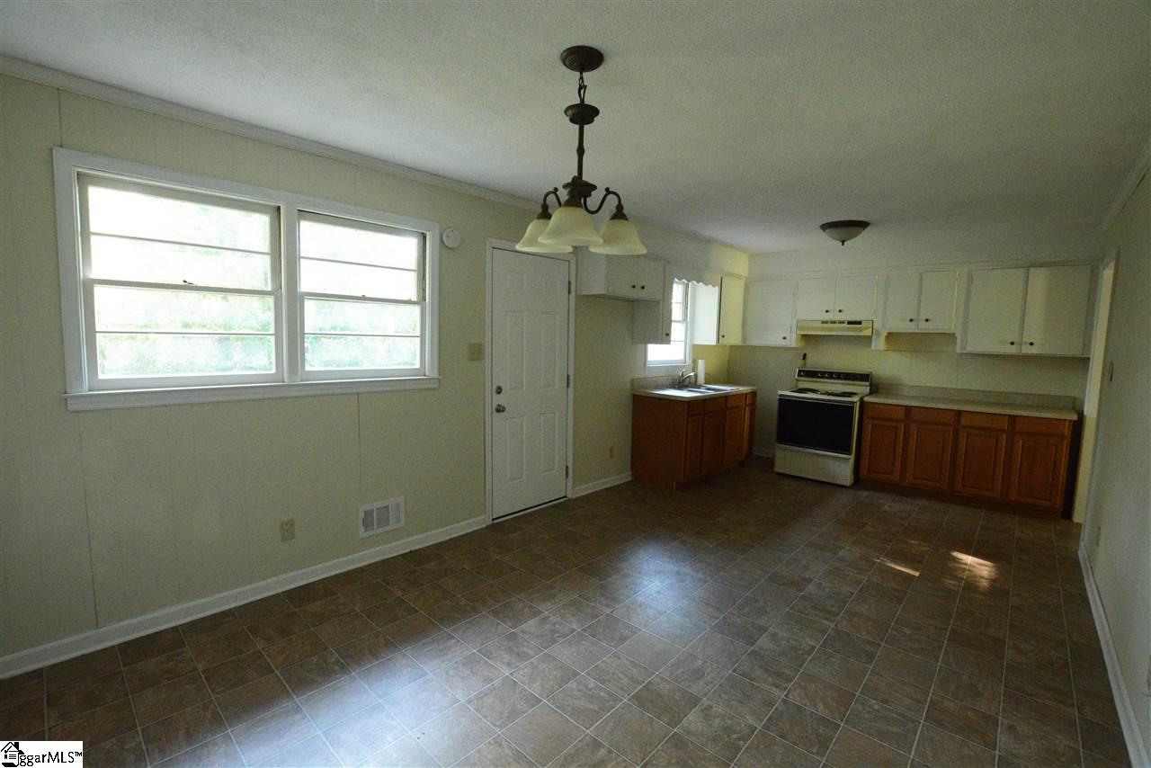 207 Floyd Road Spartanburg, SC 29303 - Photo 3 of 24 Gallery Image 3