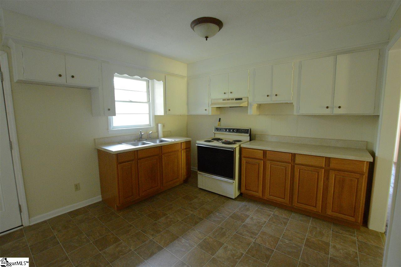 207 Floyd Road Spartanburg, SC 29303 - Photo 4 of 24 Gallery Image 4