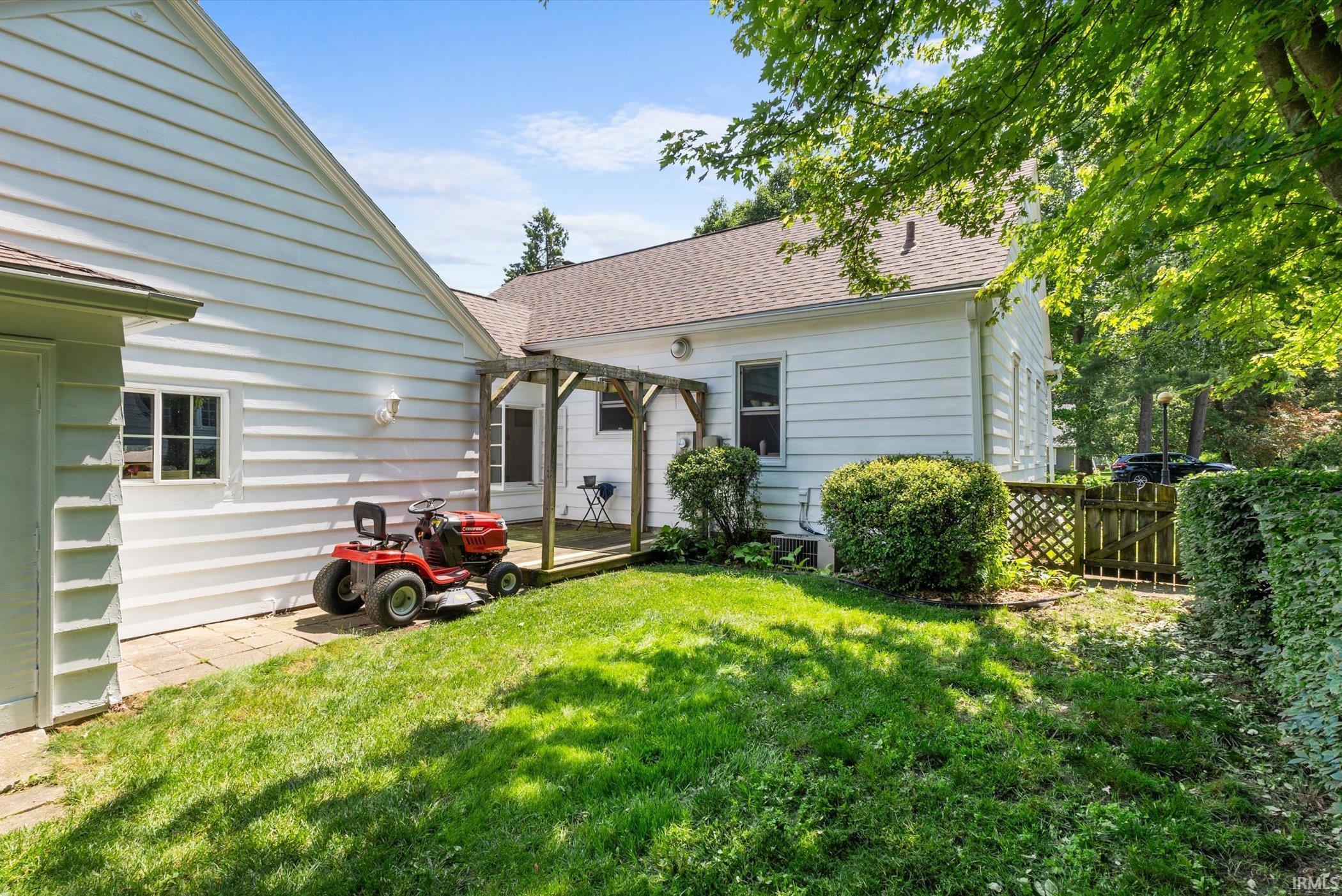 1839 Hawthorn Road Fort Wayne, IN 46802 - Photo 25 of 33