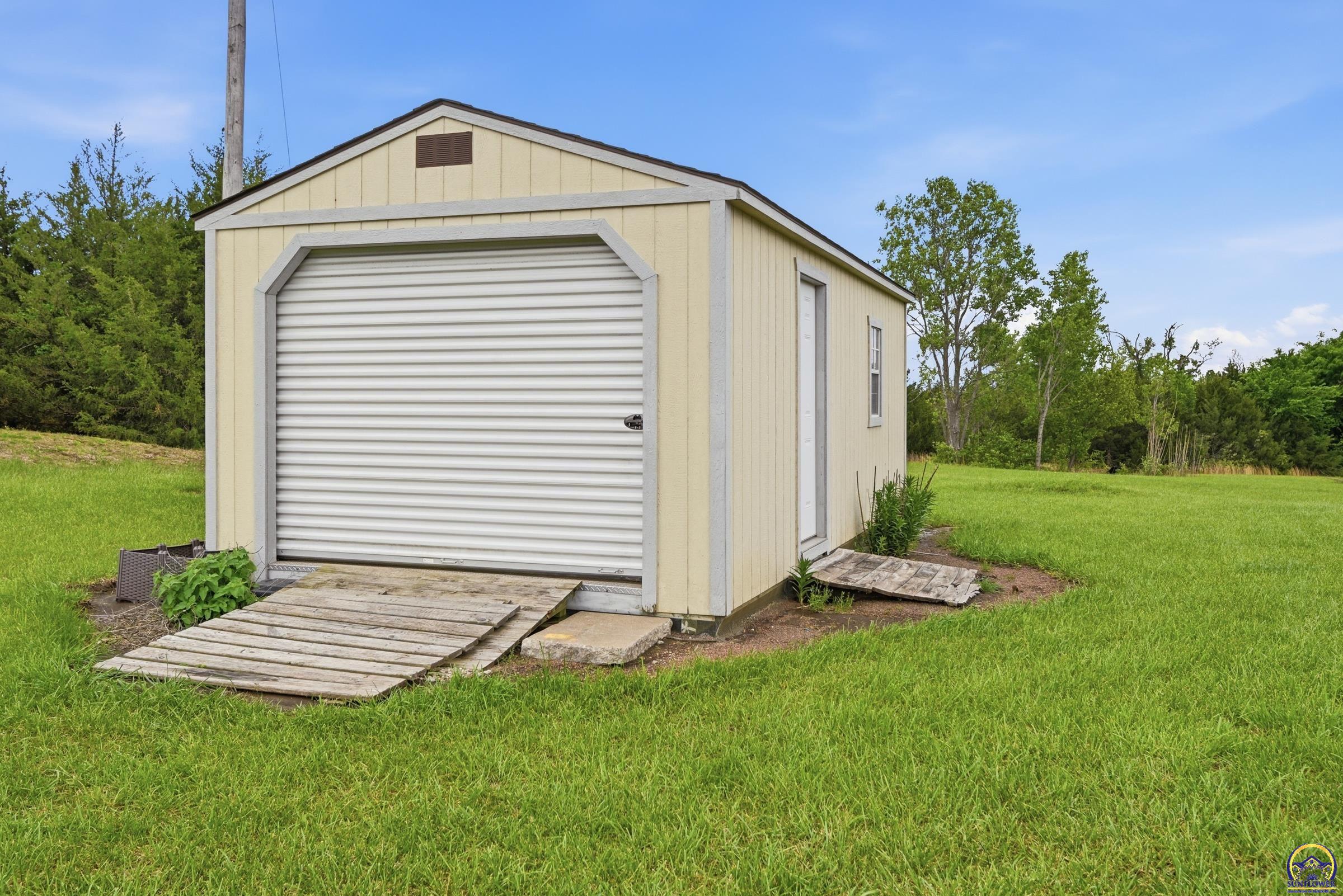 3635 Southeast 45th Street Berryton, KS 66409 - Photo 44 of 49