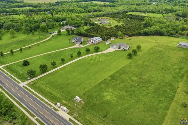 $493,000 | 3635 Southeast 45th Street, Berryton, KS 66409