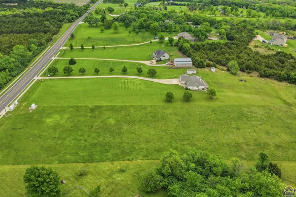 $493,000 | 3635 Southeast 45th Street, Berryton, KS 66409