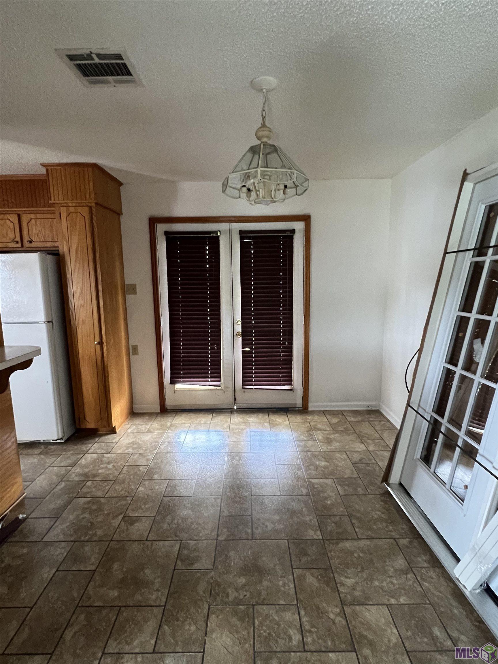 313 East Woodlawn Ranch Road Houma, LA 70363 - Photo 5 of 17 Gallery Image 5
