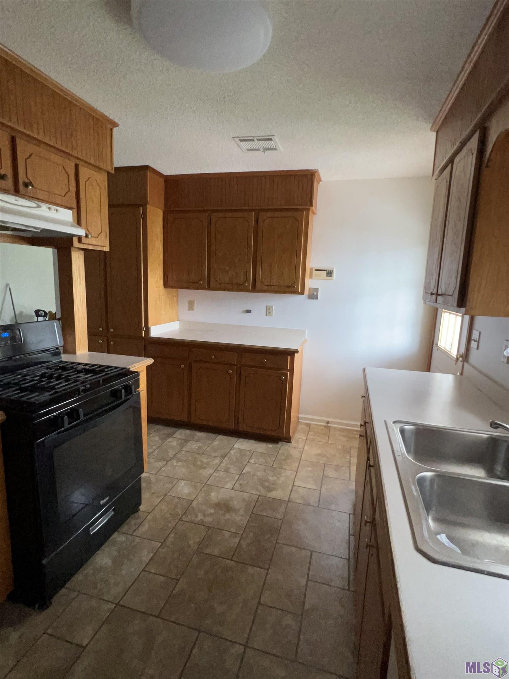313 East Woodlawn Ranch Road Houma, LA 70363 - Photo 8 of 17 Gallery Image 8