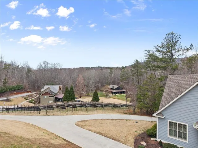$600,000 | 232 Happy Trails Way, Jasper, GA 30143