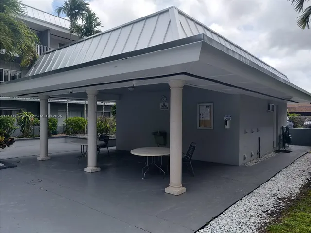 a view of a house with porch