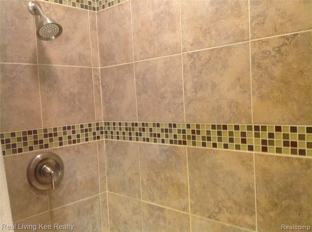 2915 Midvale Drive Rochester Hills, MI 48309 - Photo 10 of 32